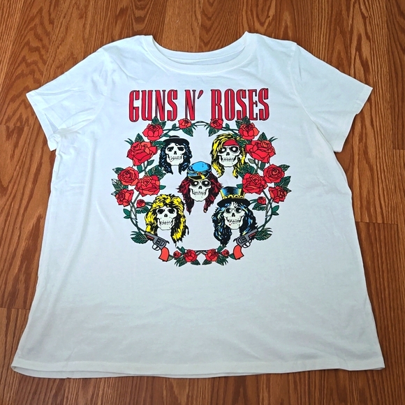 NWOT Torrid Guns 'N Roses Classic Fit Crew Tee - Picture 3 of 11
